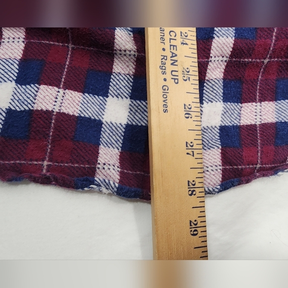 VTG Coleman Outdoors  Men's Button Down Flannel Shirt Size Large Plaid Burgundy - Picture 9 of 10